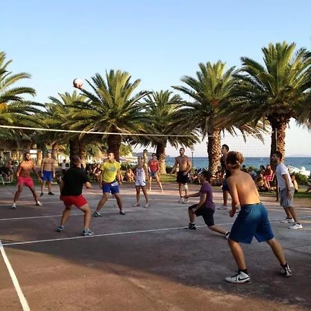 مكان تخييم Happy Camp Mobile Homes In Castello & Summer