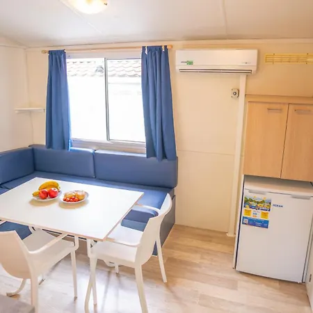 Happy Camp Mobile Homes In Castello & Summer 캠프장 3*