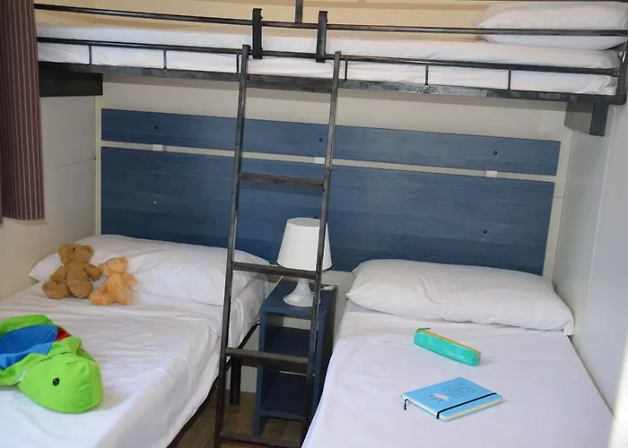 Happy Camp Mobile Homes In Castello & Summer Kamp alanı